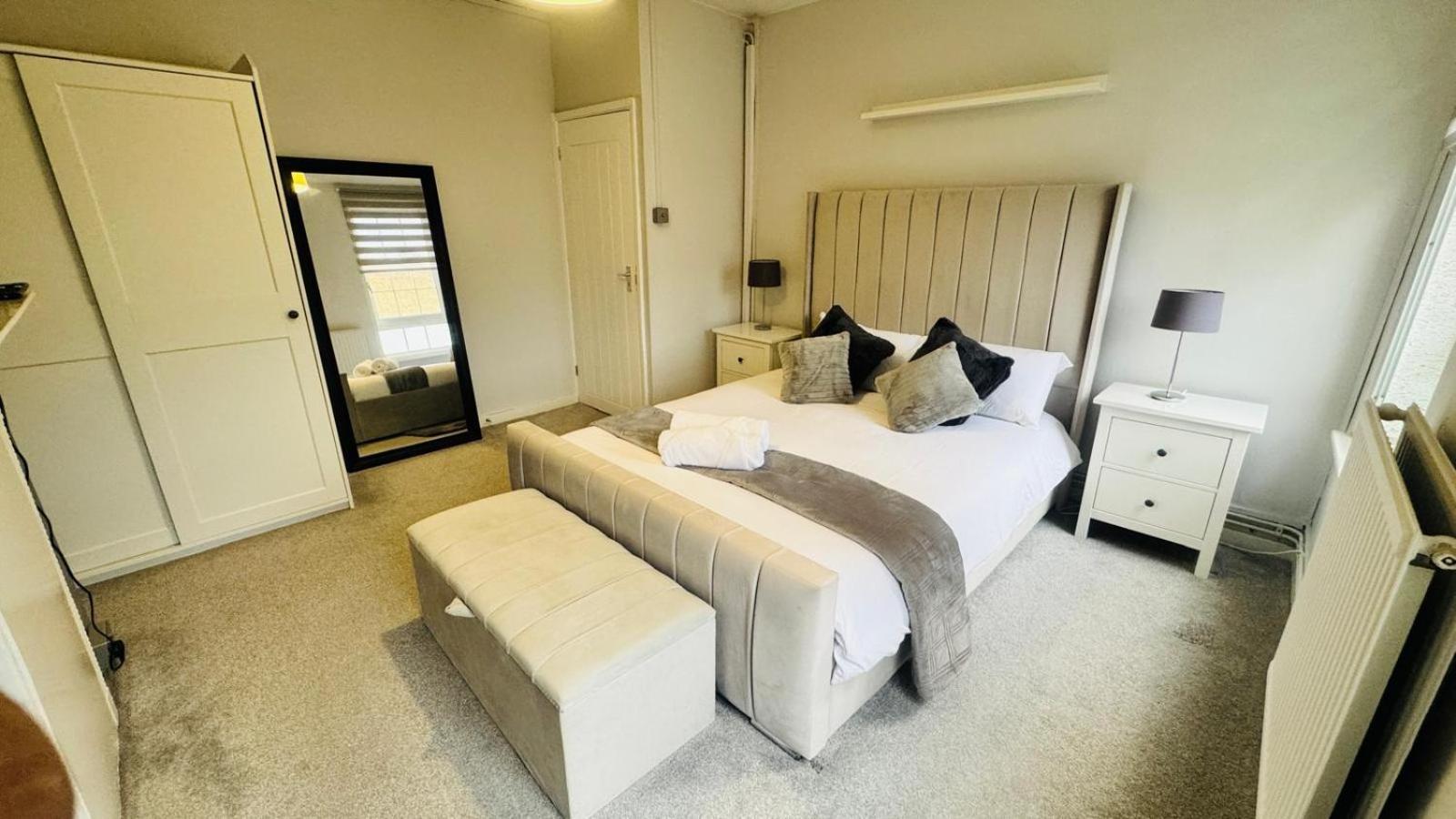 Gorgeous Rooms Near Canary Wharf London Exterior photo